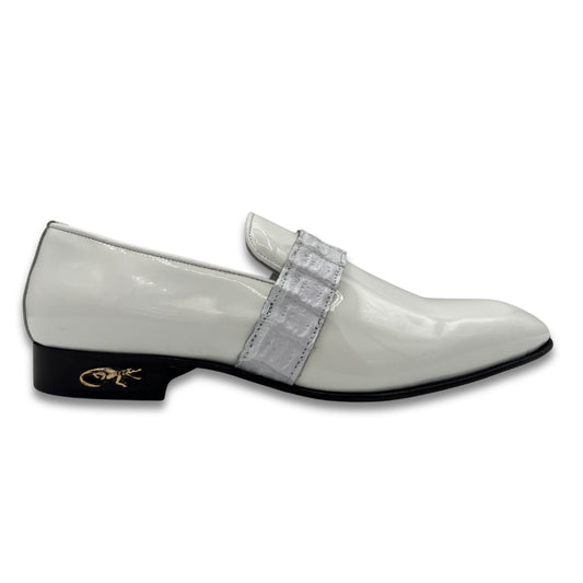 Mauri 4709 patent leather loafer with horn-back detailing, stylish and polished shoes for men.