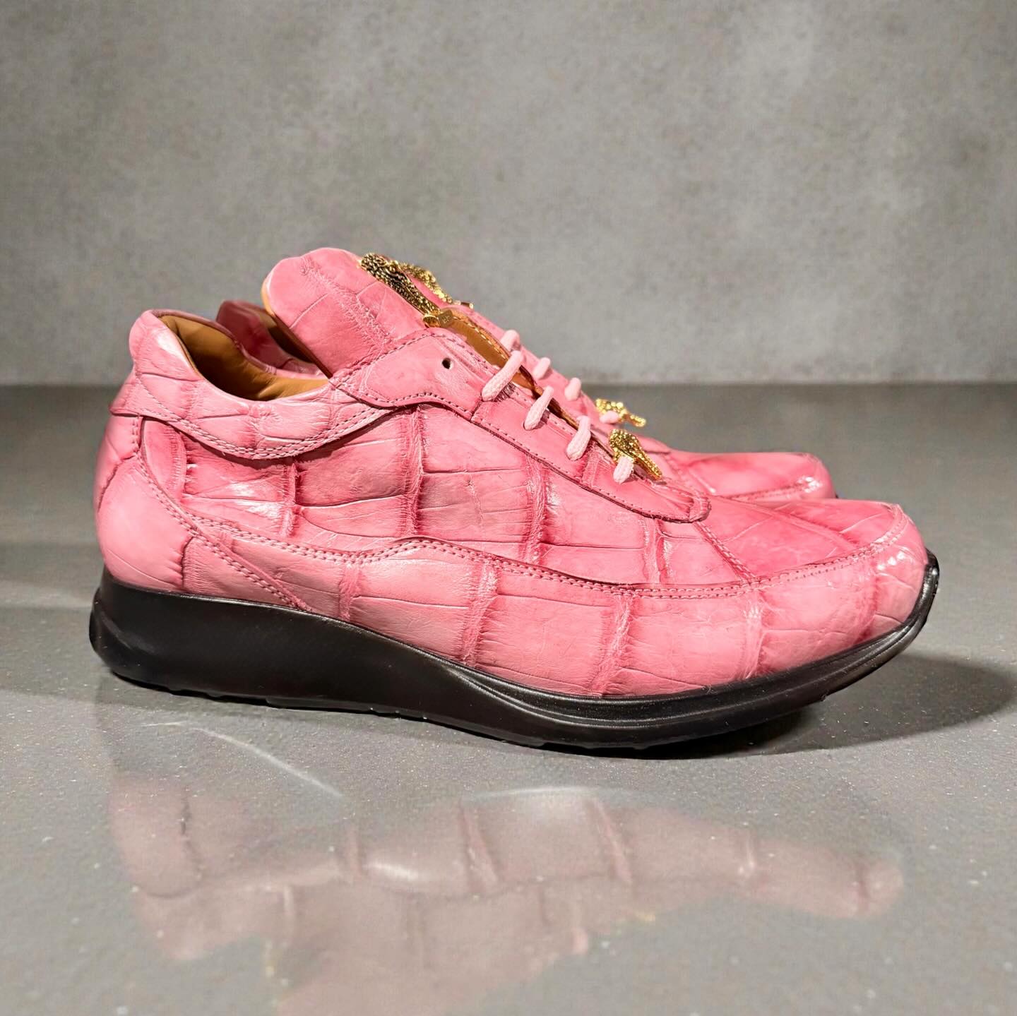 Mauri 8900 Alligator Sneakers featuring textured alligator pattern, stylish design, and comfortable fit.