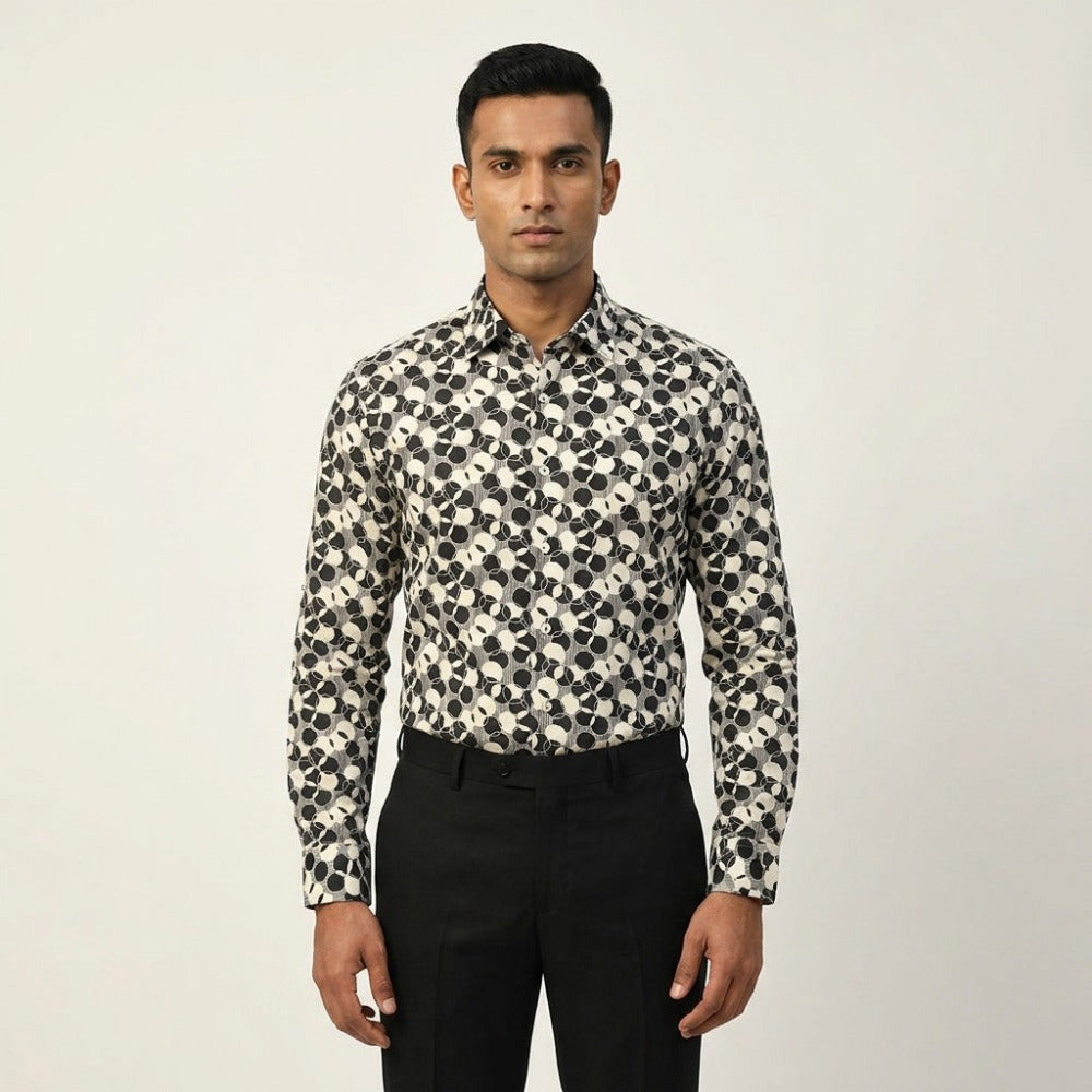 Black Tarcisio circle button-up shirt with off-white accents, featuring a classic collar and long sleeves for a stylish look.