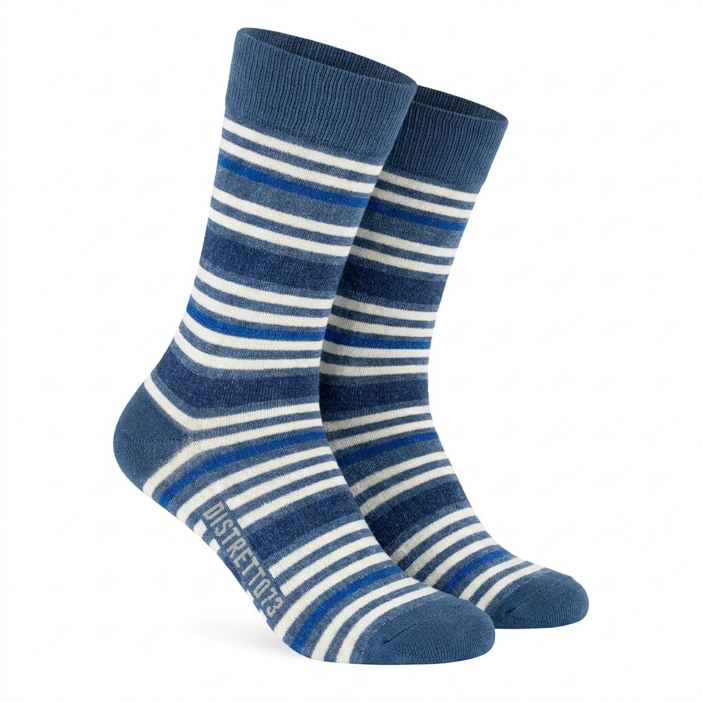 Blue and grey striped men's crew socks by Cellini Uomo, made from soft cotton in the Distretto73 Filoscozia collection.