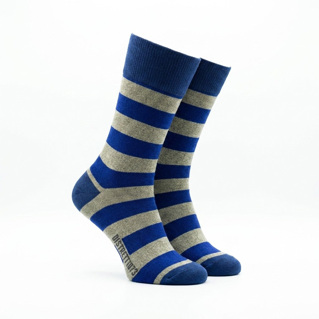 Cellini Uomo Distretto73 men's Filoscozia cotton striped crew socks in blue with white and darker blue stripes, soft and comfortable.