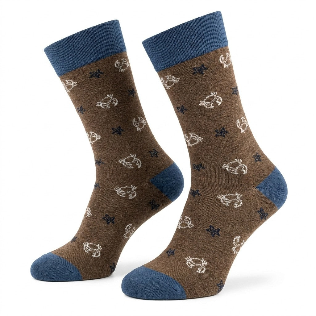 Cellini Uomo Distretto73 men's Filoscozia cotton crab socks in brown and navy with a crab pattern, casual apparel accessory.