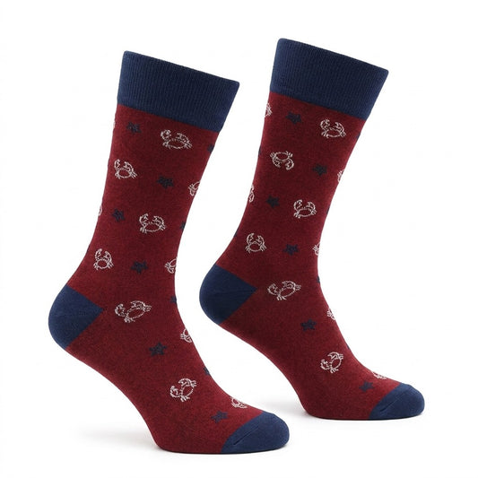 Navy and burgundy men's crab-patterned cotton socks by Cellini Uomo from Distretto73 Filoscozia collection.